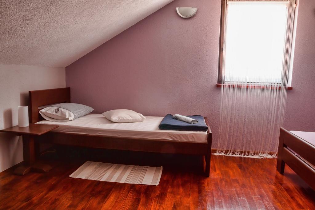 Apartments And Rooms Stefanac Slunj Oda fotoğraf